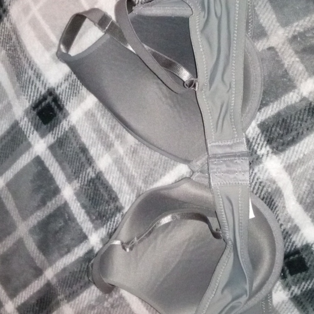 Bras - Picture 2 of 2